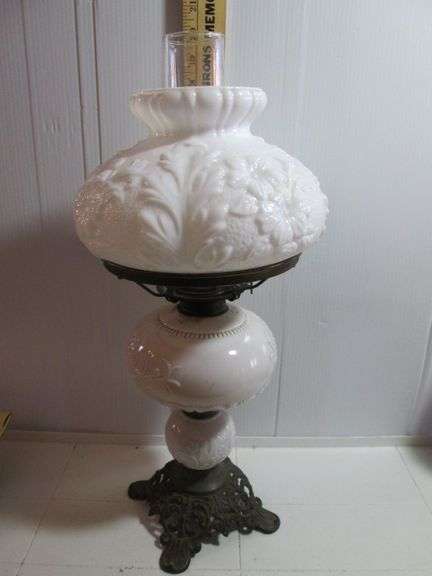 Scovill Mfg Co USA Queen Anne No 2 Parlor Oil Lamp 19"