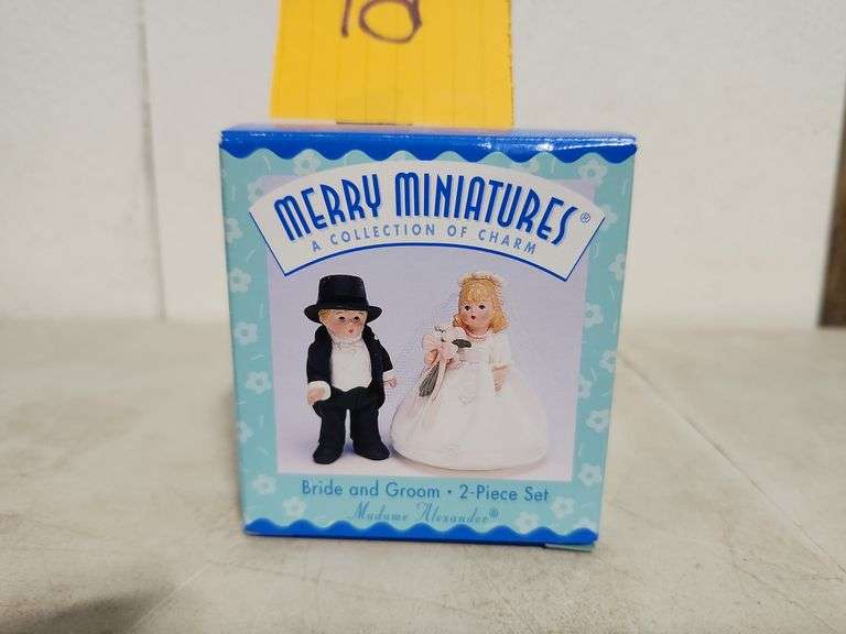 1998 Hallmark Keepsake Bride & Groom Madame Alexander