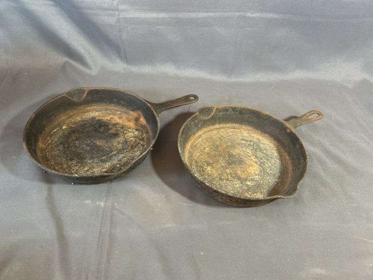 10.5” Cast Iron Skillets