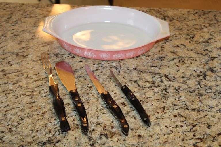 Pyrex Gratin Dish & Cutco Knives