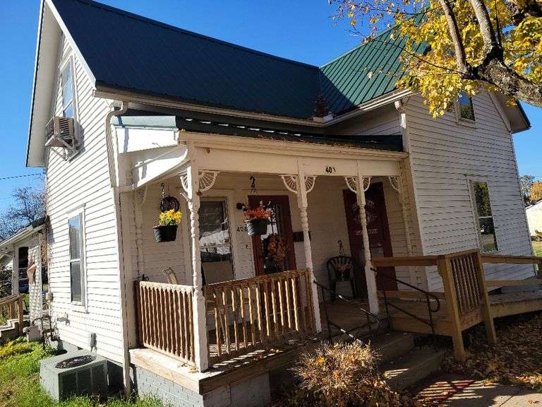 404 W High St - McArthur, OH