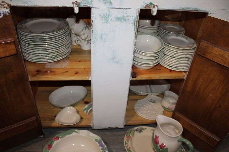 Pfaltzgraff Dishware Set