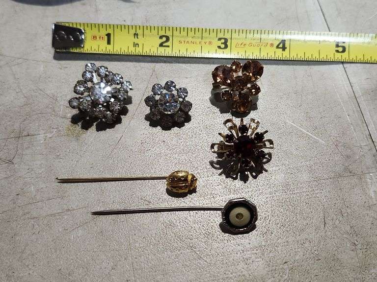 2 Hat Pins and 4 Scatter Pins
