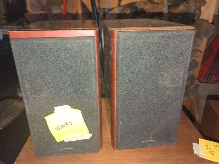 Pair of Onkyo D-062AX Bookshelf Speakers