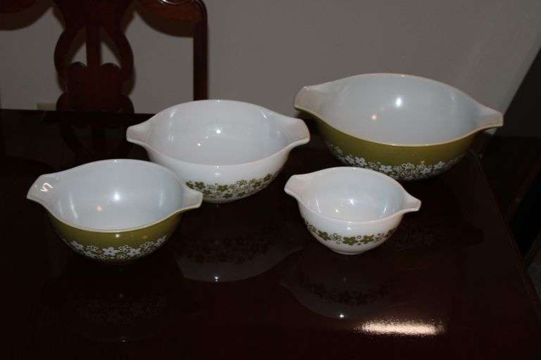 Pyrex Milk Glass Bowl Set