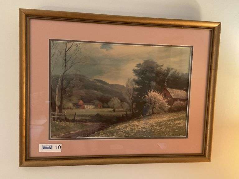 4 Pictures - Good Condition.