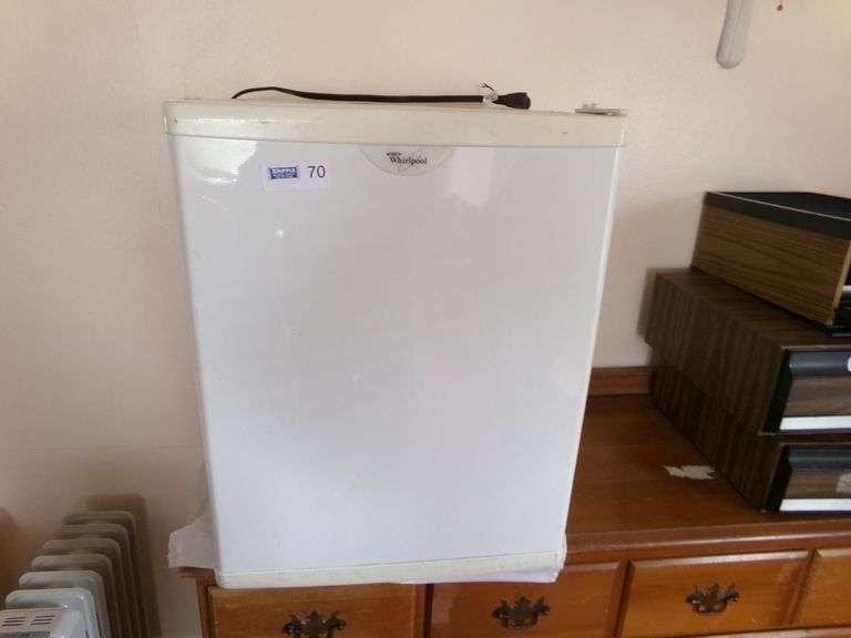 Whirlpool Mini Fridge. Untested
