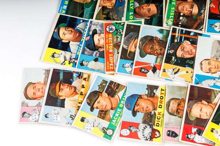 Collection of Vintage 1950s-1960s Baseball Cards