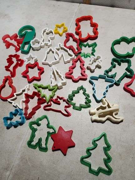 32 Cookie Cutters