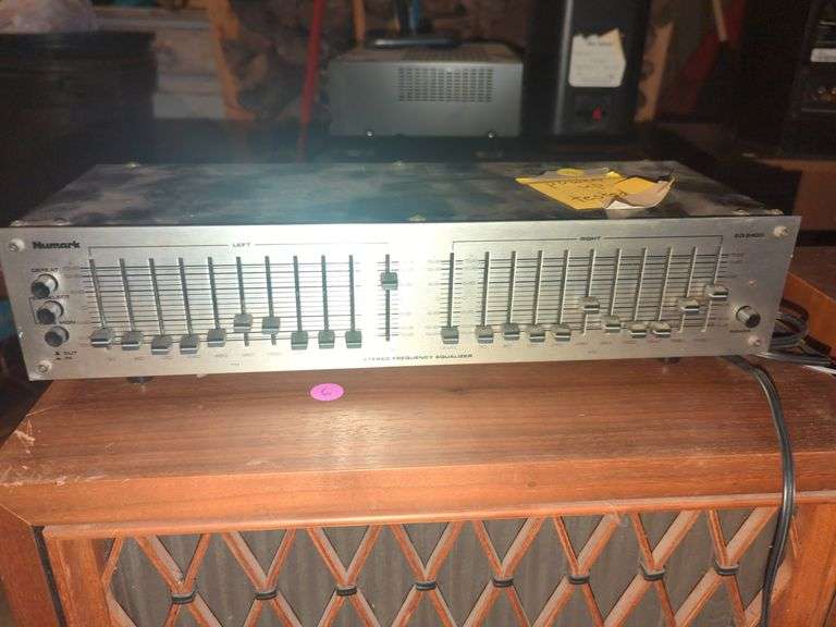 Numark Eq2400 10 Band Stereo Frequency Equalizer