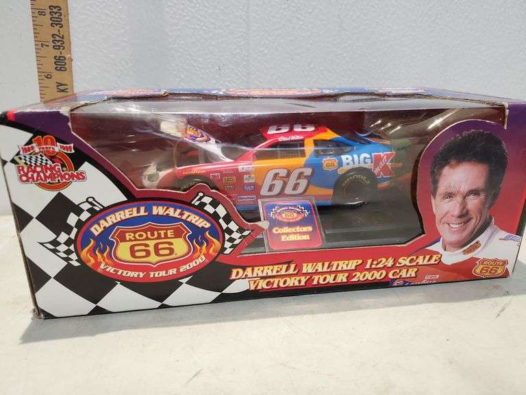 NASCAR Racing Champions Route 66 Victory Tour 2000 Collection Edition Darrell Waltrip 1;24 Scale Car