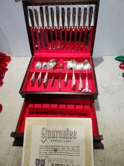 Rogers and Bros Reinforced Plate International Silver Flatware Set 77 pc and 1 WH A Rogers Oneida Se