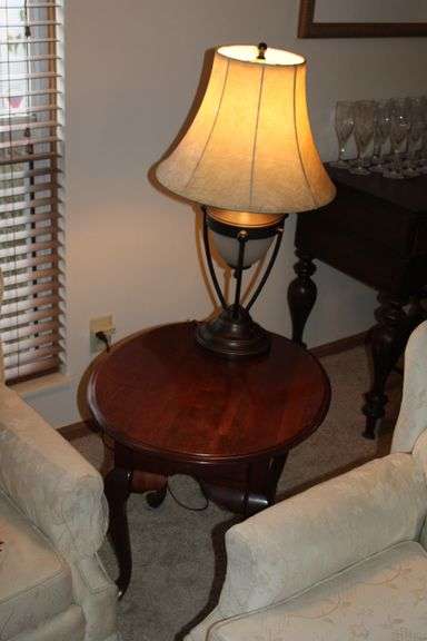 Queen Anne Table & Lamp