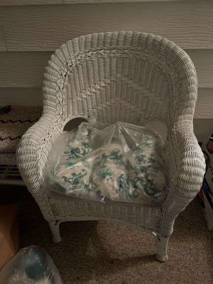 Wicker furniture set - Auction Ohio