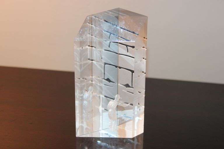 Abstract Crystal Sculpture with Etched Figures and Geometric Wall – Modern Art Glass, 5 ¼”