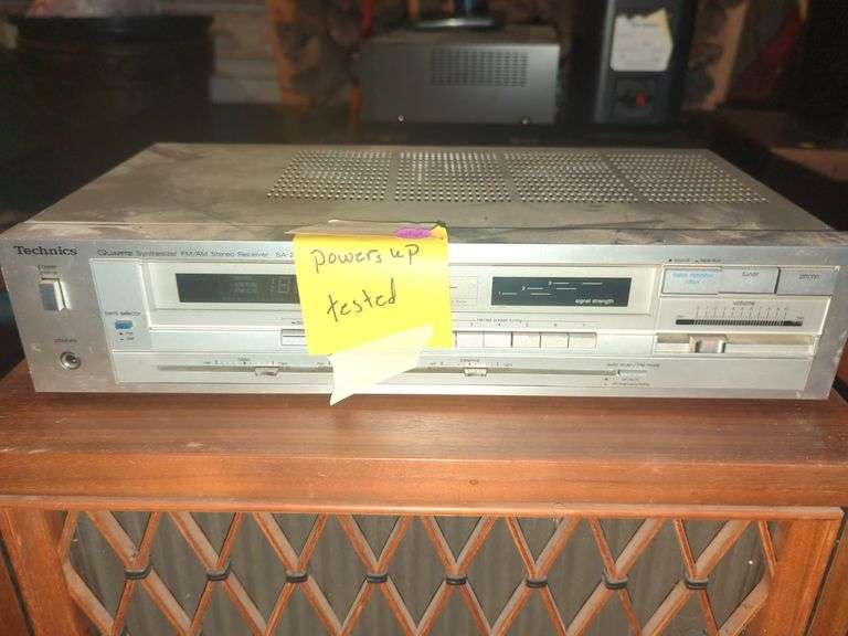Technics SA-211 AM/FM Receiver