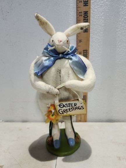 New in Box Cody Foster ESC Wee Daffy's Easter Greetings Figure