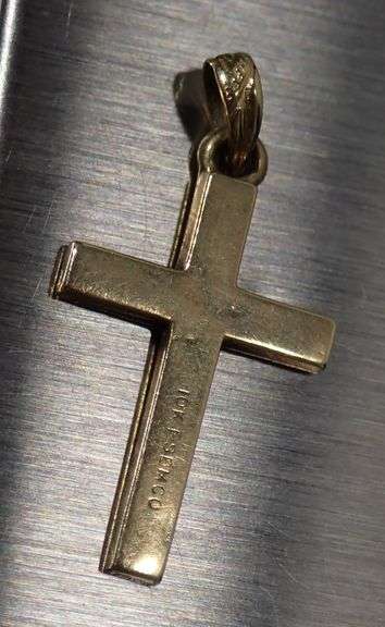 10k Gold Cross Pendant (.41g)