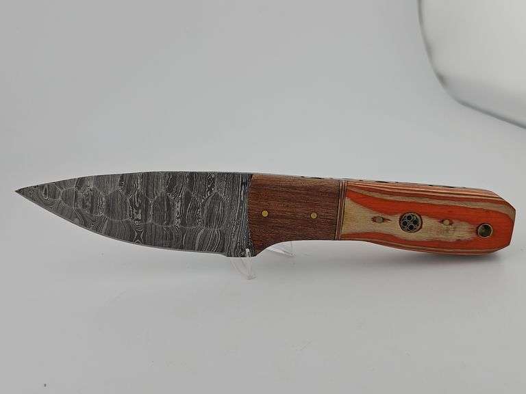 Patterned Damascus Hunting Knife w/ Leather Sheath