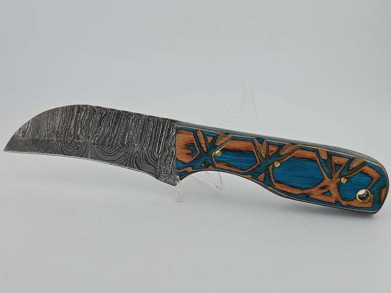 Premium Damascus Hunting Knife with Walnut Handle & Leather Sheath main image 0