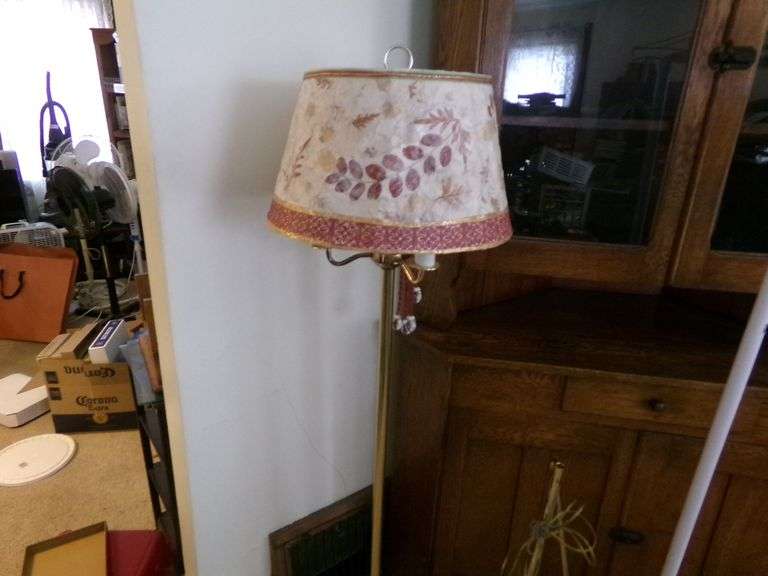 3 Floor Lamps And Clothes Rack