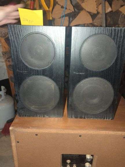 Pair of Pioneer SP-BS21-LR Bookshelf Speakers