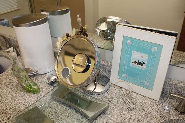 Bathroom Décor & Wall Mirror