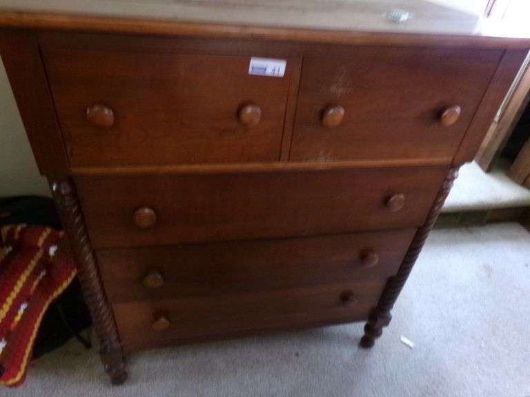 5 Drawer Dresser 46H x 21D x 40W