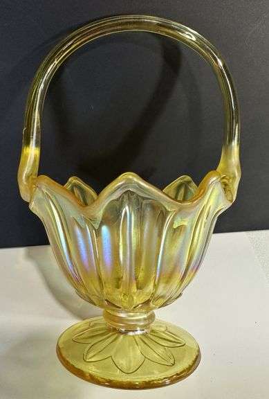 LE Smith Star Flower Glass Basket Iridescent Carnival Opalescent Yellow Topaz 9"
