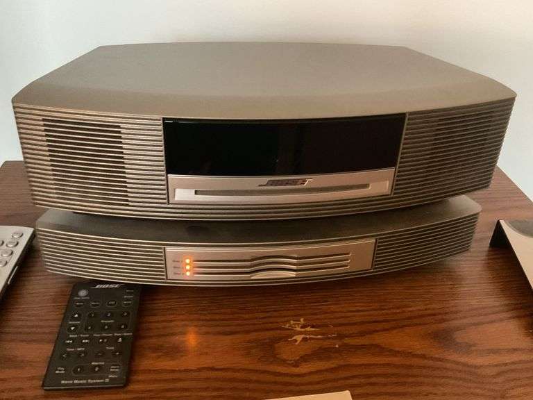 Bose Radio & Stand - Good Condition.