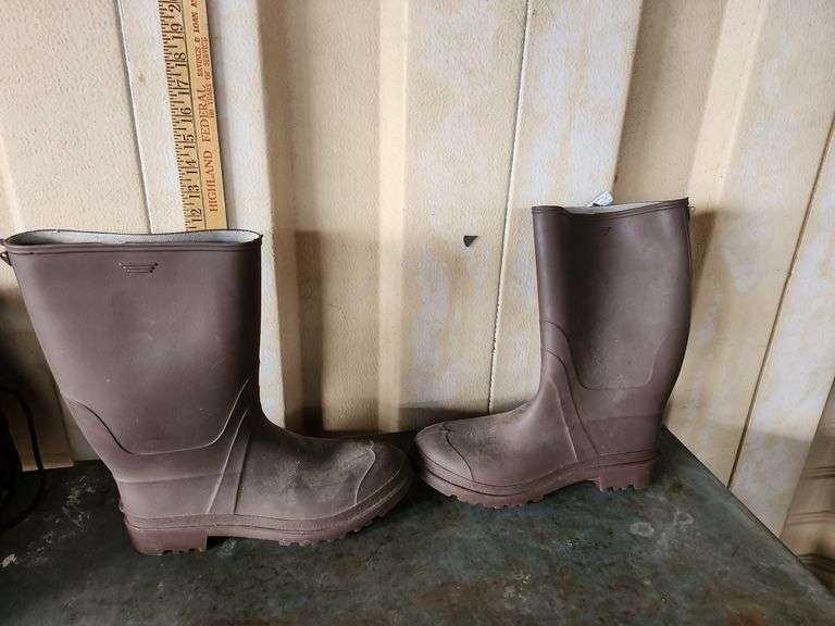 Size 11 Rubber Duck Boots