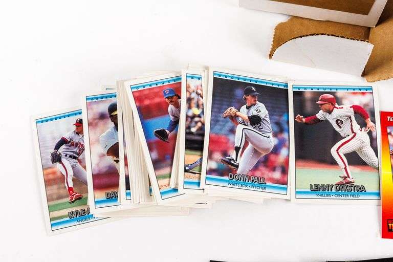 Large Group of Donruss Baseball Cards 1992-1993