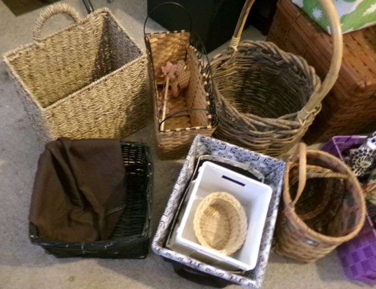 Baskets & Containers. 10 Or More.