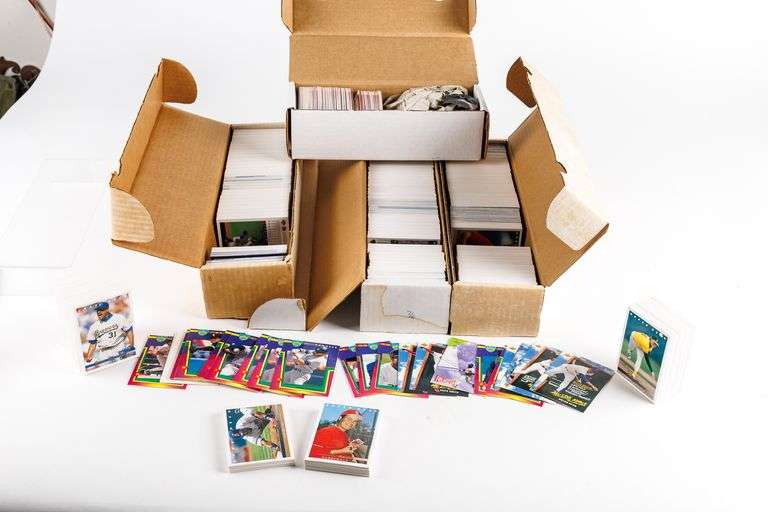 Large Group of 1993 Upper Deck MLB Baseball Cards