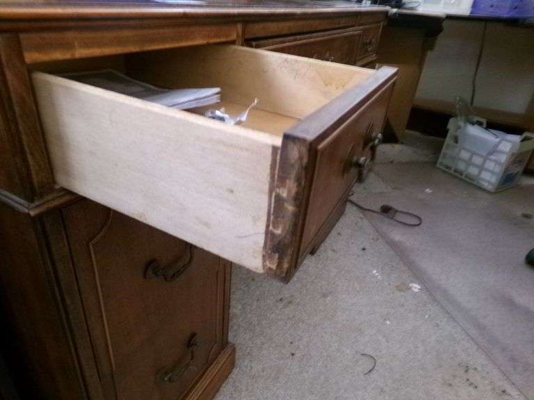 7 Drawer Desk 46W x 26D x 29H. Includes Contents