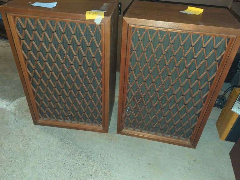 Pair of Pioneer Speakers – Model: CS 63DX