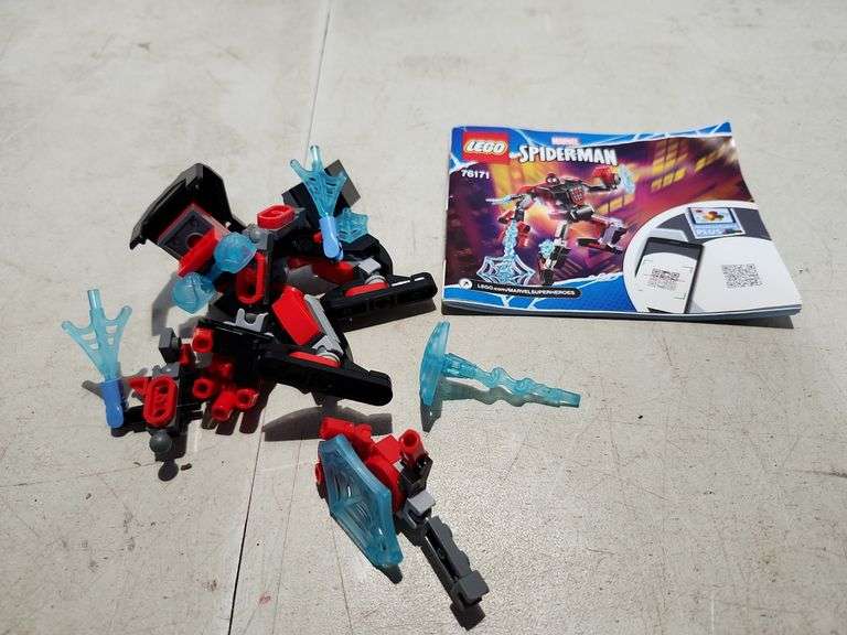 LEGO Marvel Spiderman 76171 Has Book No Box