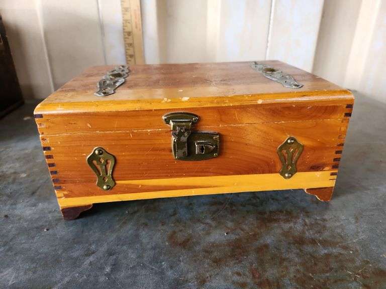 .Wood Jewelry Box 5x11x7