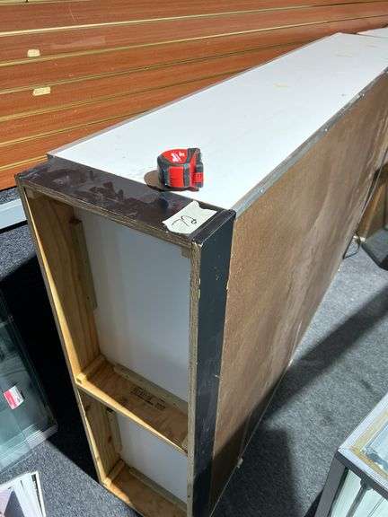 Display case - Auction Ohio