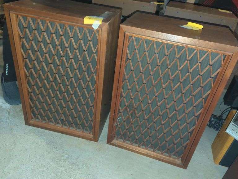 Pair of Pioneer Speakers – Model: CS 63DX