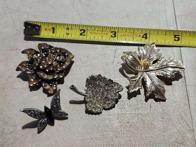 4 Brooches