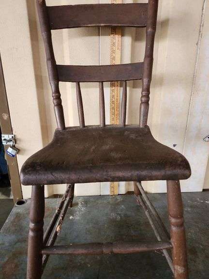 Vintage Wood Chair 33.5'' x 15.5'' x 14''