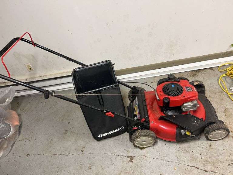 Troy Bilt push mower - Auction Ohio