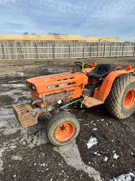 Kubota B8200