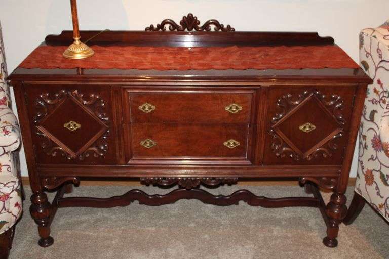 Italianate Mahogany Sideboard