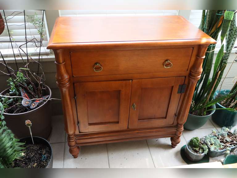 Side Table/ Cabinet