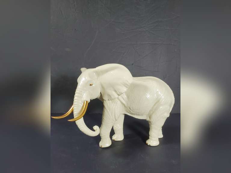 Lennox Elephant 1996.