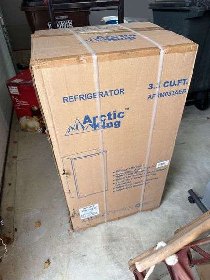 Arctic King mini fridge- new!!