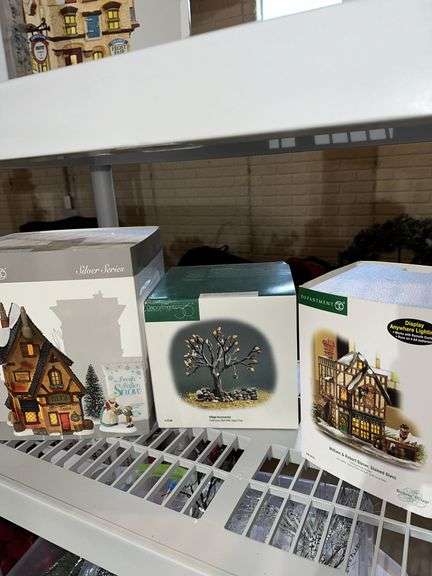 Apartment 56 houses and Apple tree