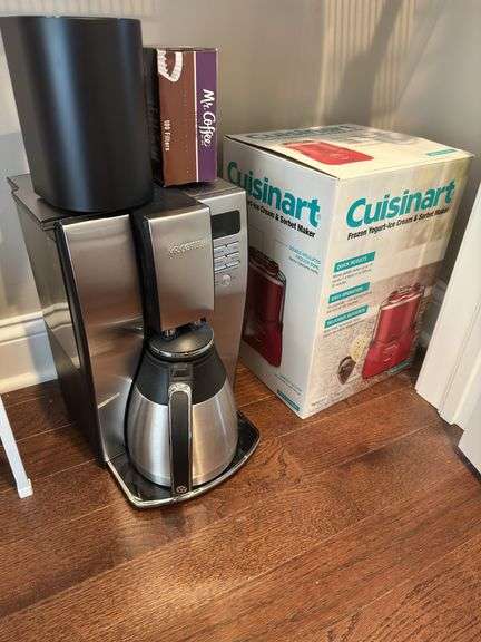 Yogurt maker, coffee maker